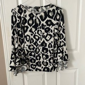 Med prelude leopard with rhinestone on collar and sleeve cuffs.